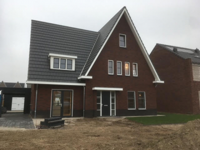 Nieuwbouw woning met bijgebouw